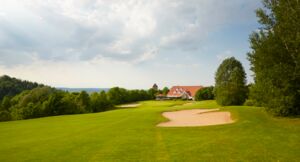 Platzhalter: Blick auf Clubhaus